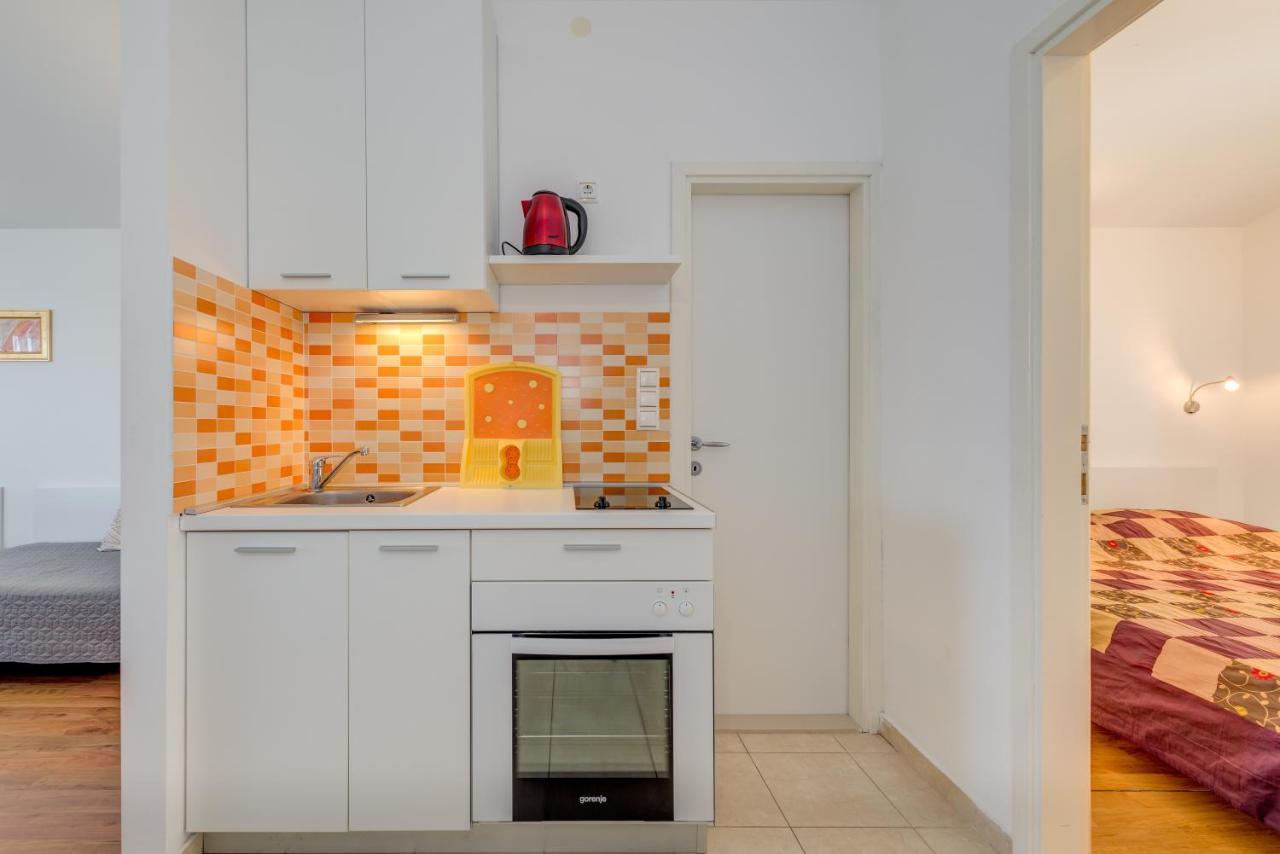 Apartment Pikolo Omis Tice