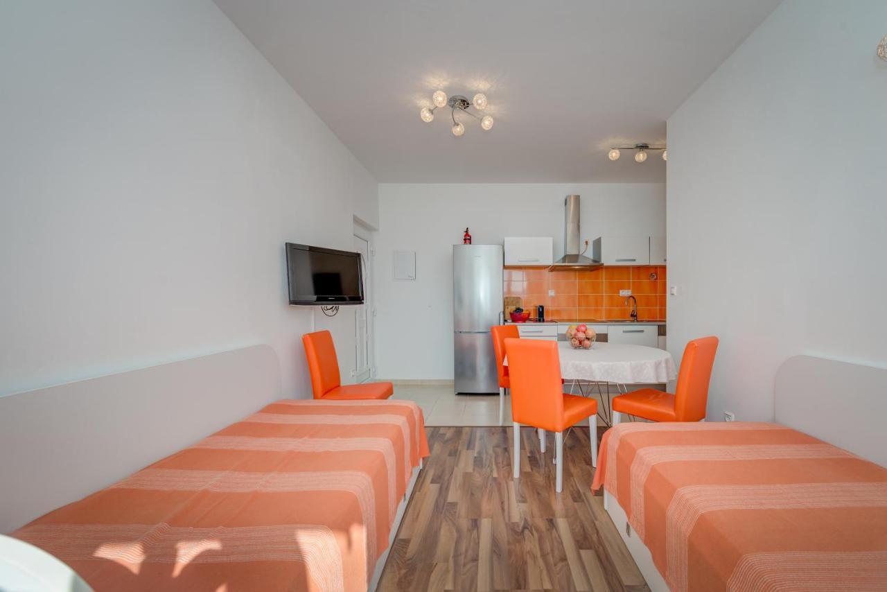 Apartment Pikolo Omis *