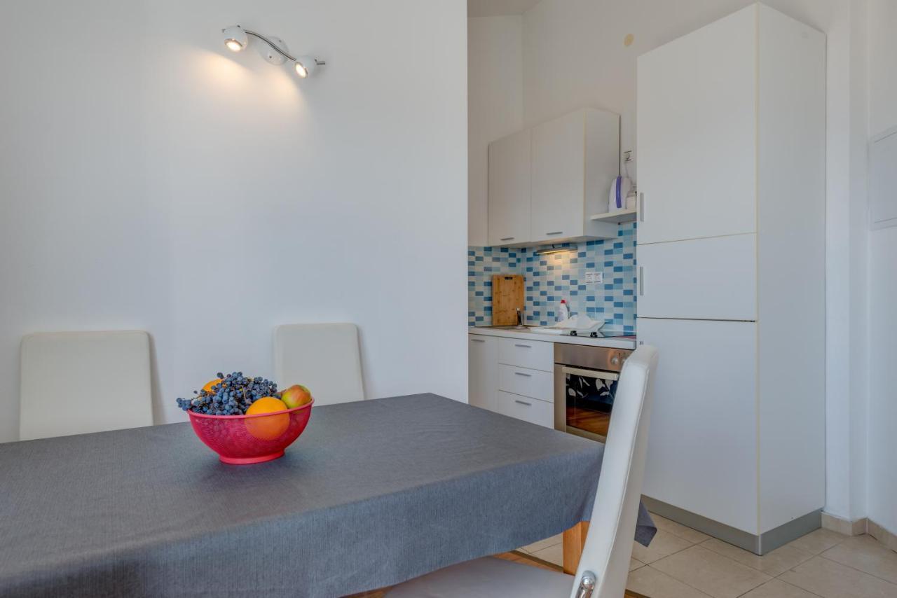 Apartment Pikolo Omis