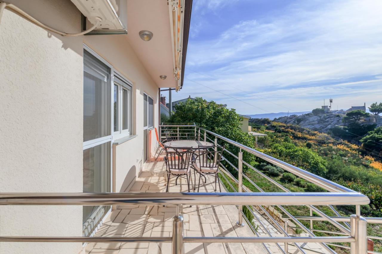 Apartment Pikolo Omis Tice
