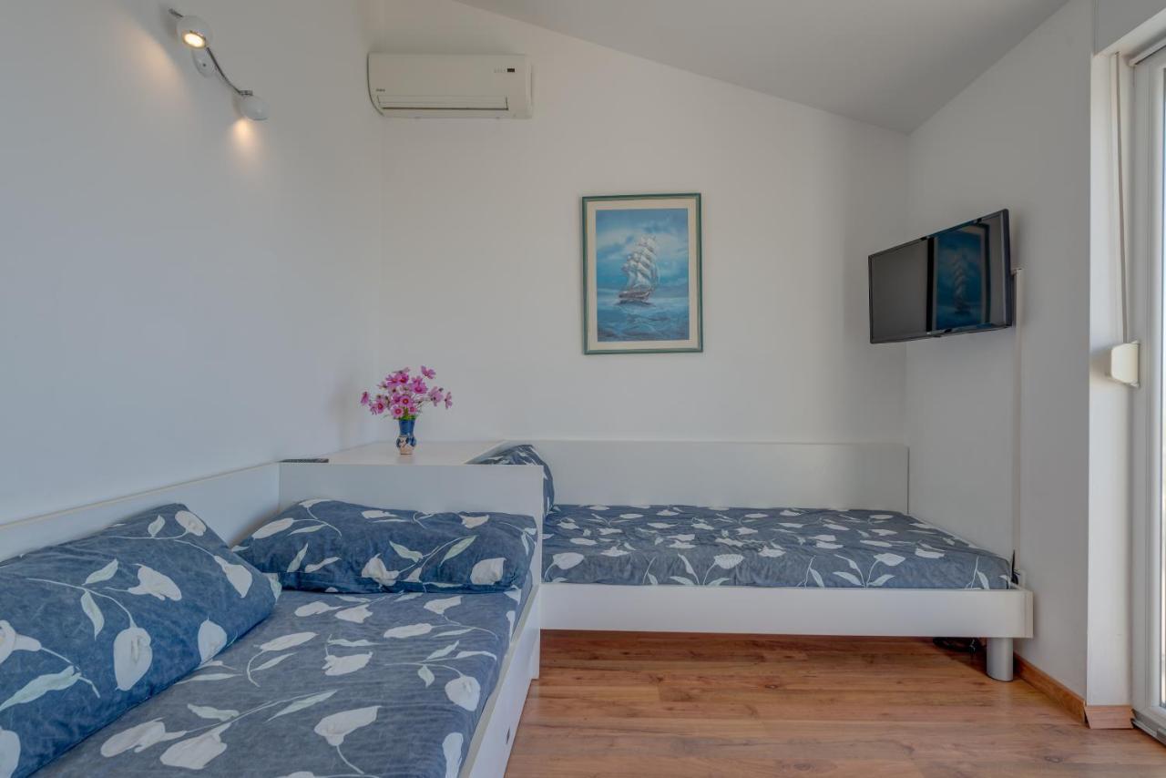 Pikolo Omis Apartment Tice