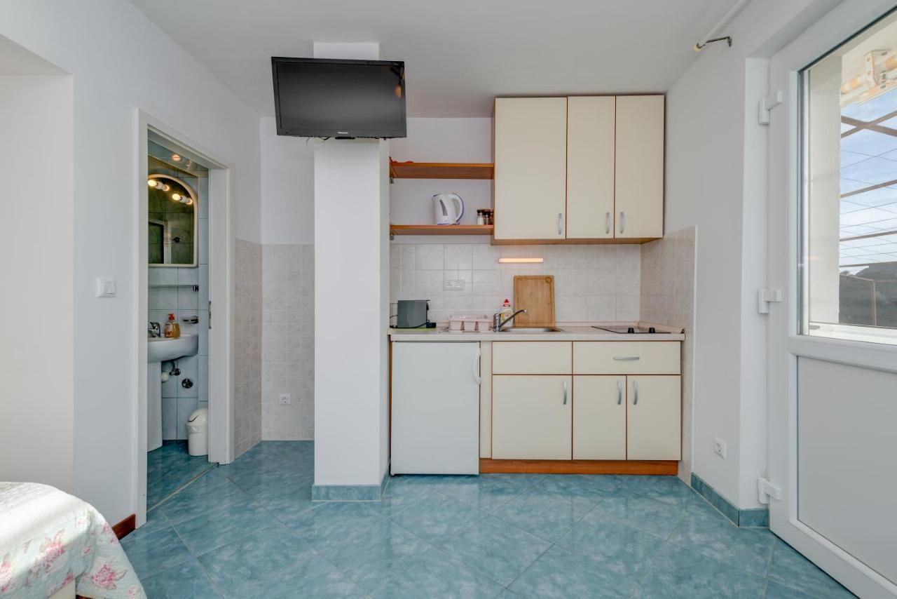 Pikolo Omis Apartment Tice