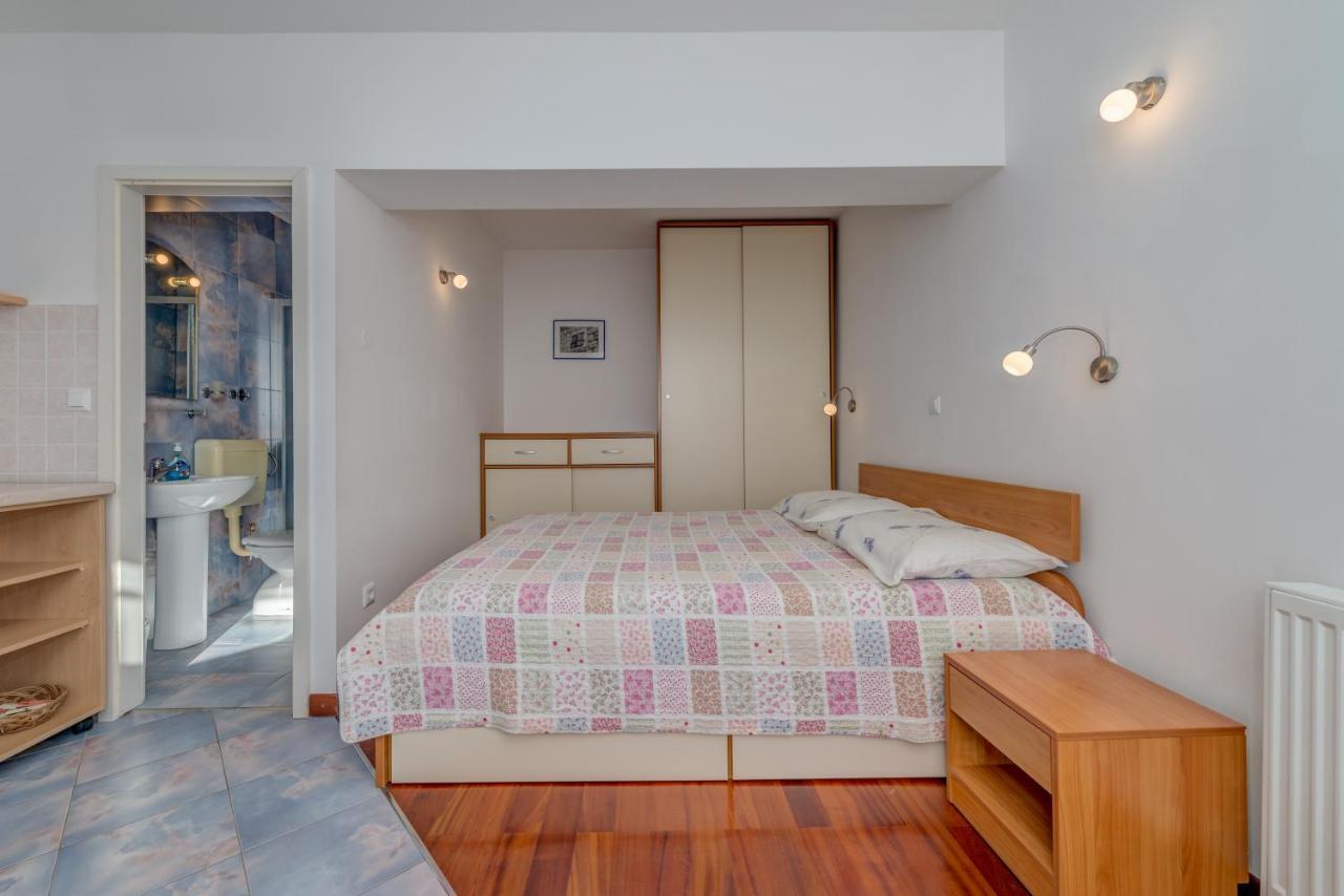 Apartment Pikolo Omis Tice
