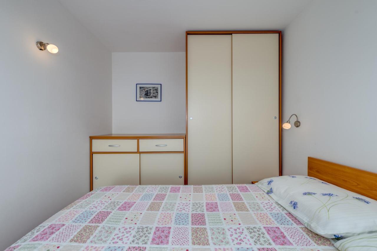 Pikolo Omis Apartment *